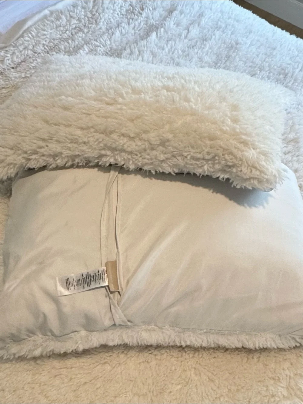 Pottery Barn Teen Cloud Faux Fur Full/Queen Duvet w/2 Standard Shams - Cream